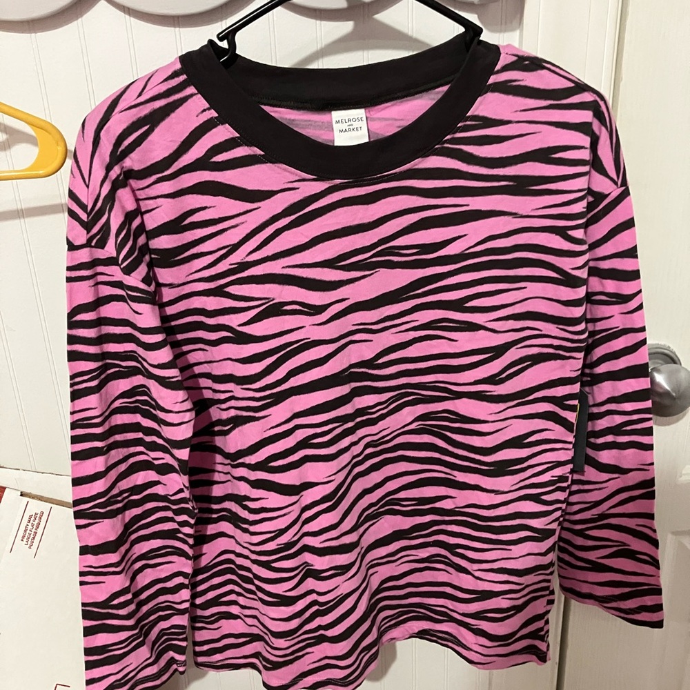 NWT Girls Melrose and Market Size L